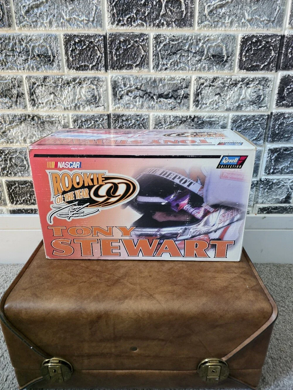 VTG 2000 Revell Tony Stewart Rookie of the Year Red Model Car Kit